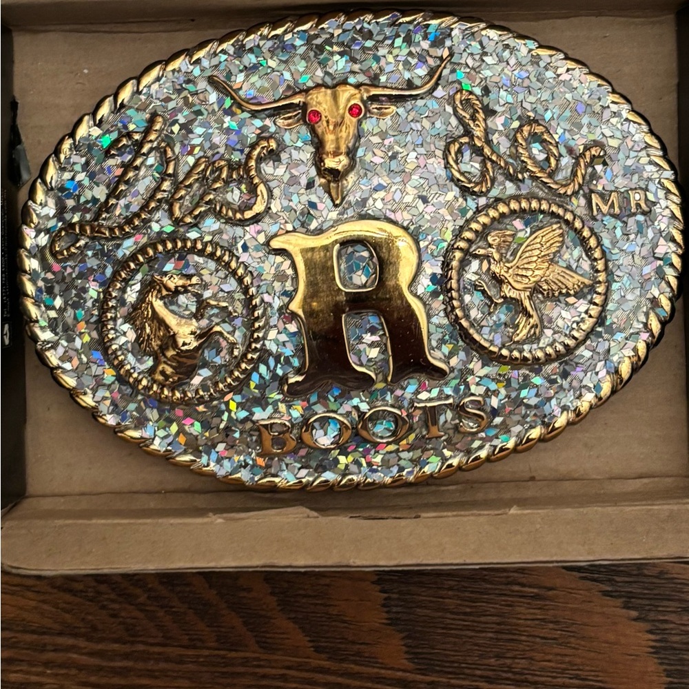 DOS DE ORO BOOTS -24K GOLD PLATED BELT BUCKLE LTD ED
New with box - Picture 2 of 3